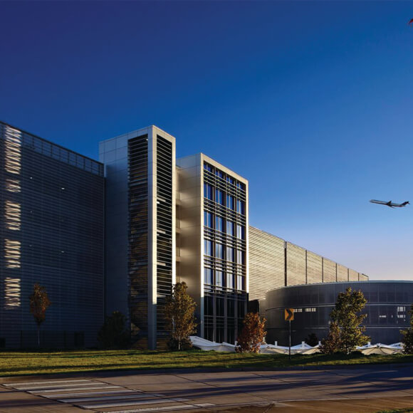 Memphis International Airport Parking Garage image